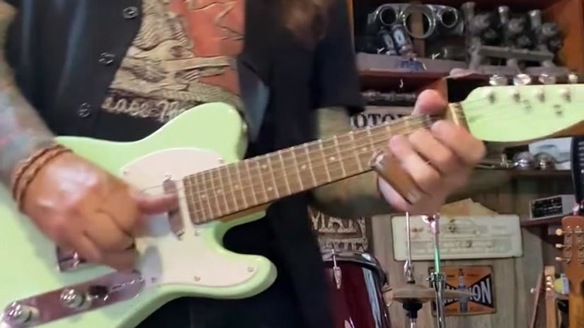 Miniature Guitar.........